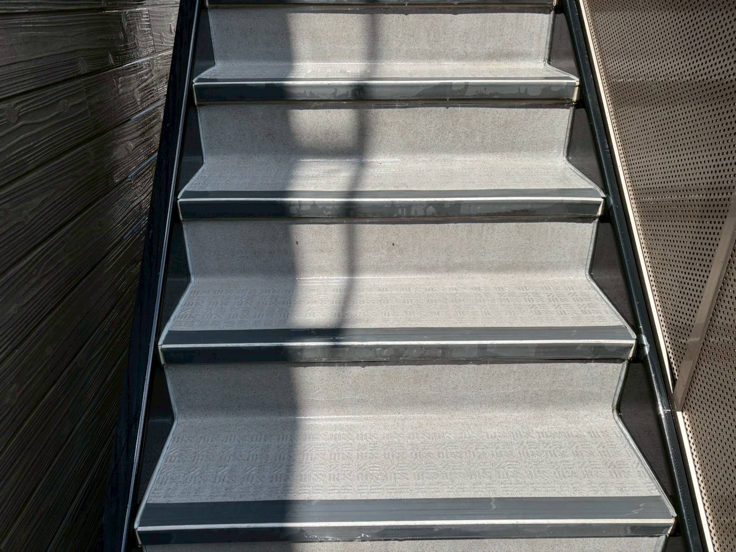 清掃後の階段の写真